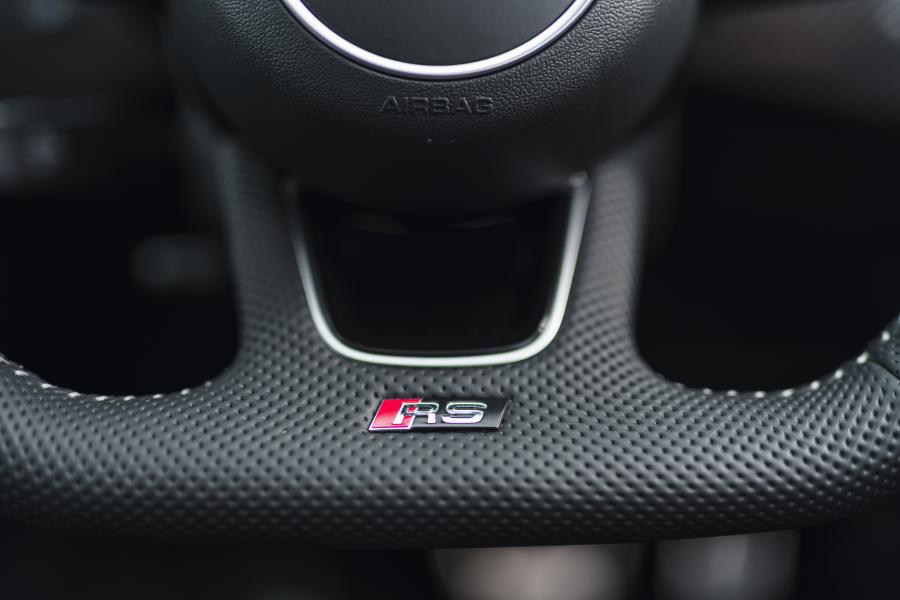 Детали интерьера Audi RS4 Avant (B9) 2020 года  (UK) (фото 77 из 99)